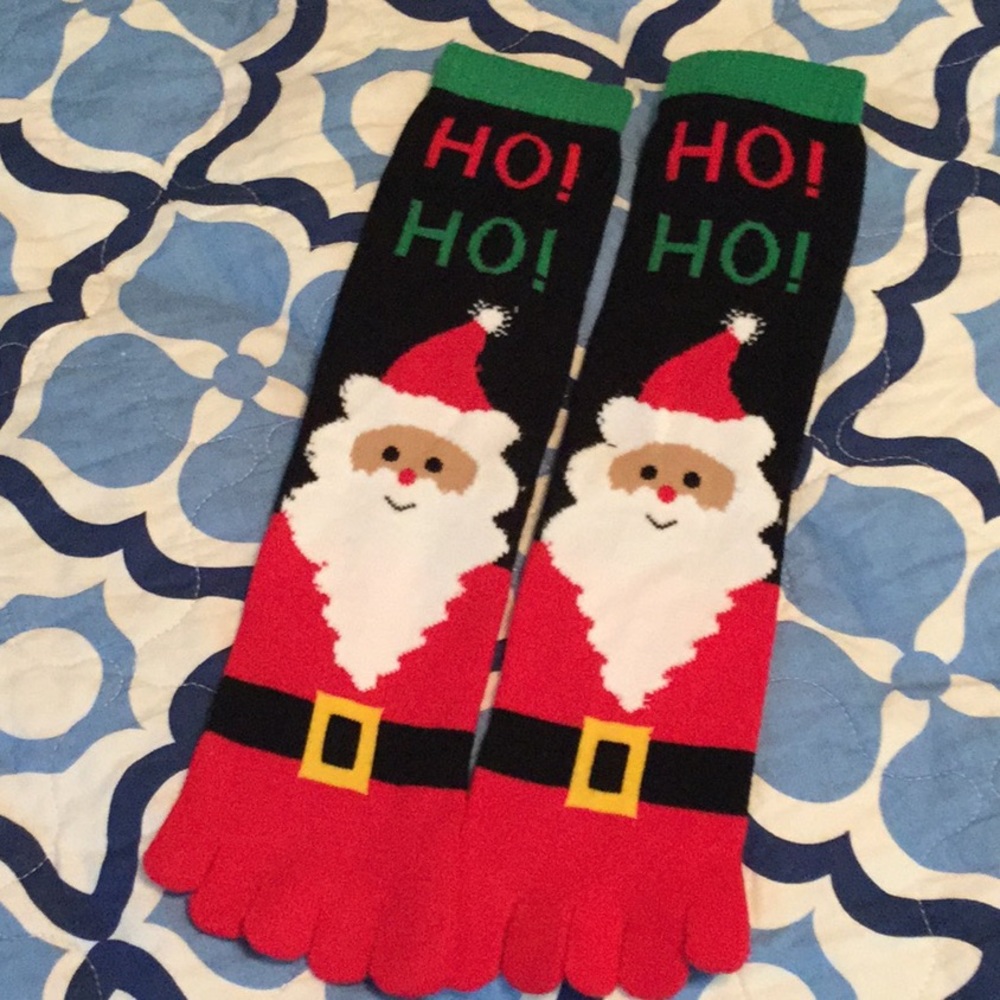 Christmas green&red Santa toe socks great for kids